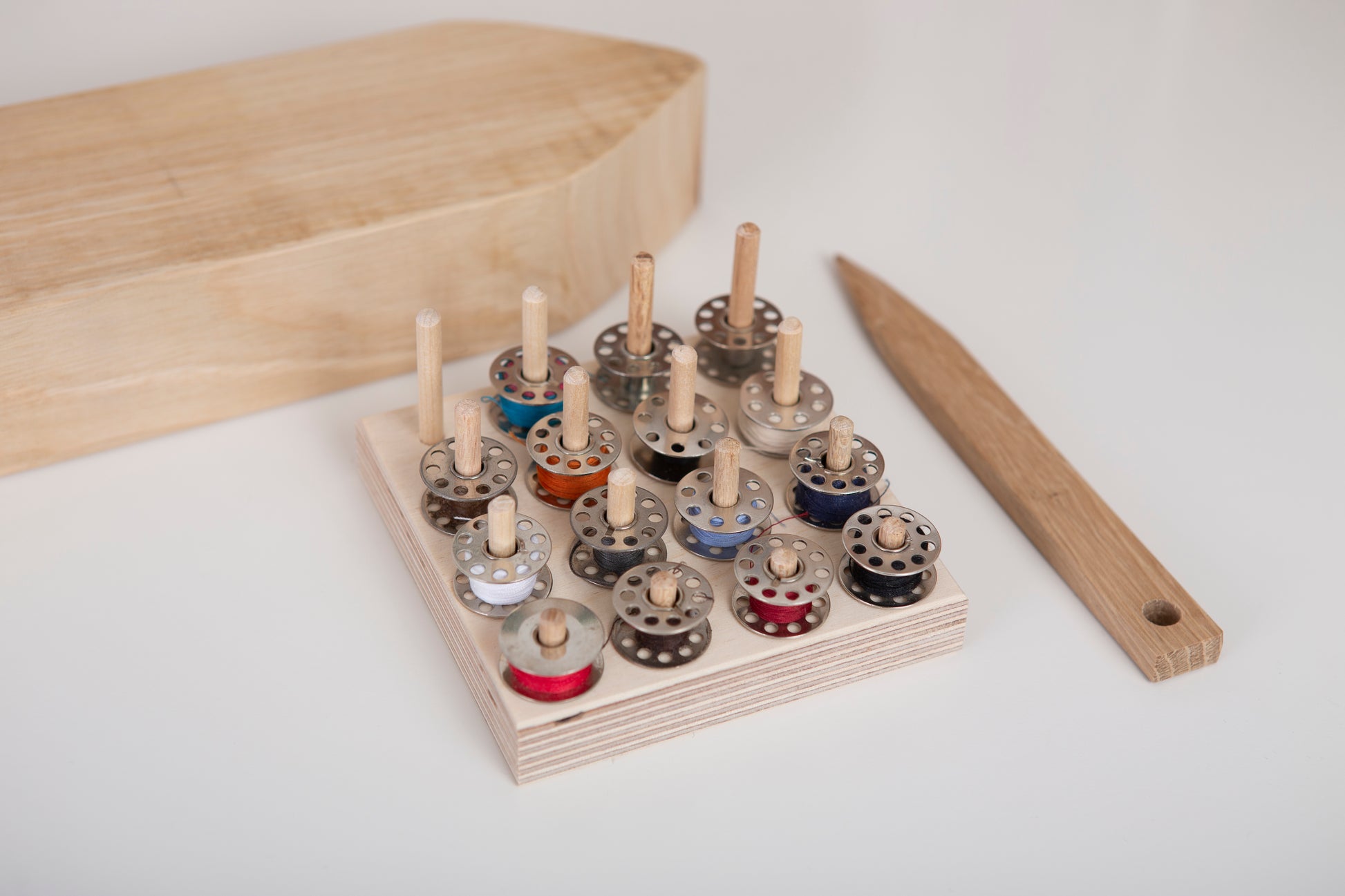 Bobbin tabletop easy storage